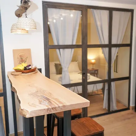 Daire Estia Apartment, Old Town *