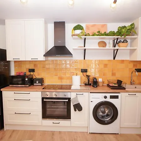 Daire Estia Apartment, Old Town *