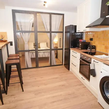 Estia Apartment, Old Town 아파트 *